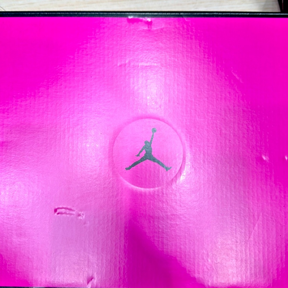 Jordan women’s size 8.5 air Jordan 14 retro low